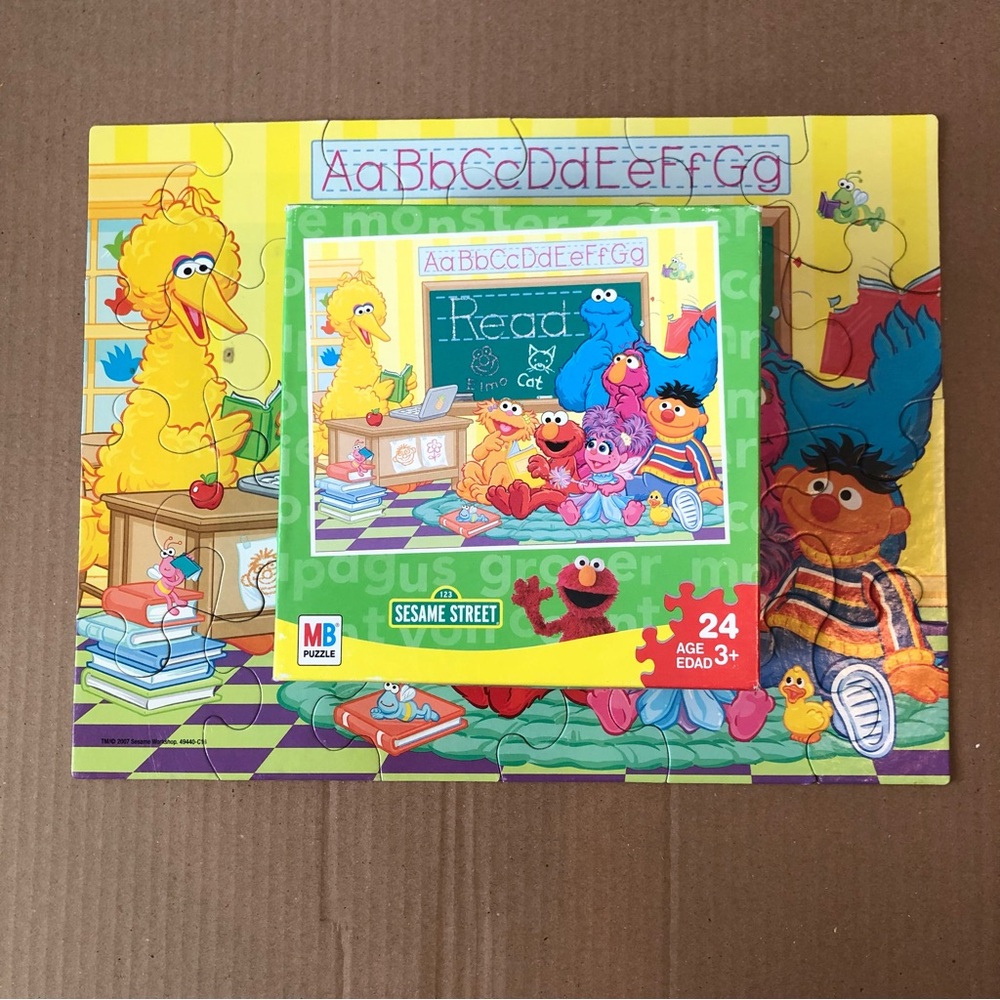 Vintage MB Milton Bradley Sesame Street School Time 24 Piece jigsaw Puzzle